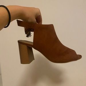 Chinese laundry wedges